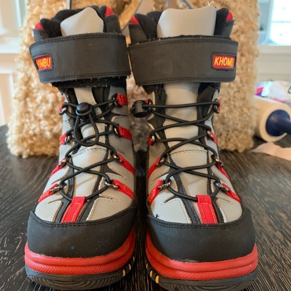 Khombu Snow Boots Boys sz 1 EUC